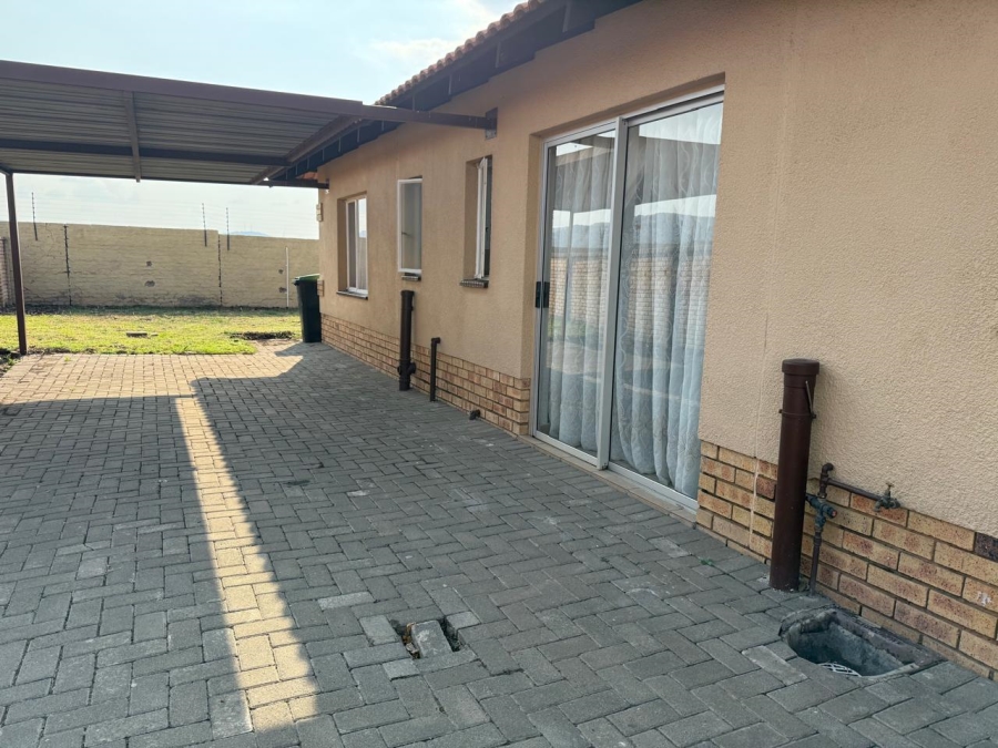 To Let 3 Bedroom Property for Rent in Waterkloof North West
